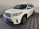 2017 Highlander Thumbnail 5