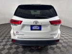 2017 Highlander Thumbnail 9