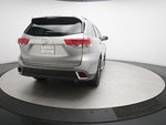 2018 Highlander Thumbnail 13