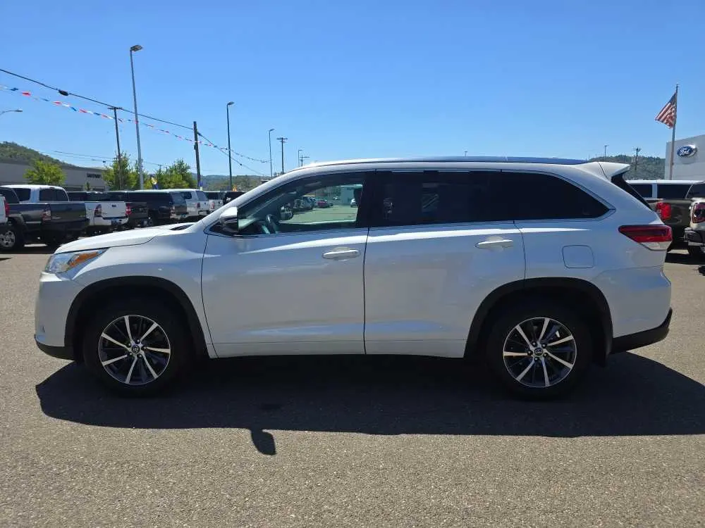 2018 Toyota Highlander - $19,240