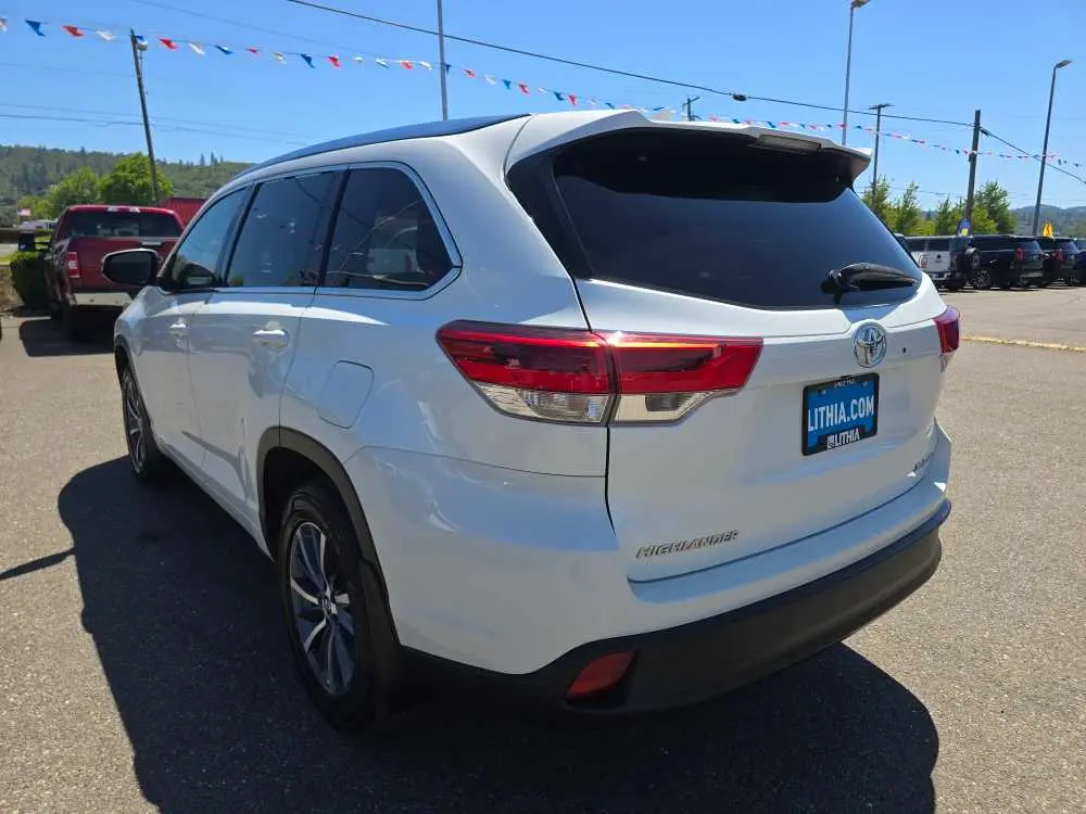 2018 Toyota Highlander - $19,240