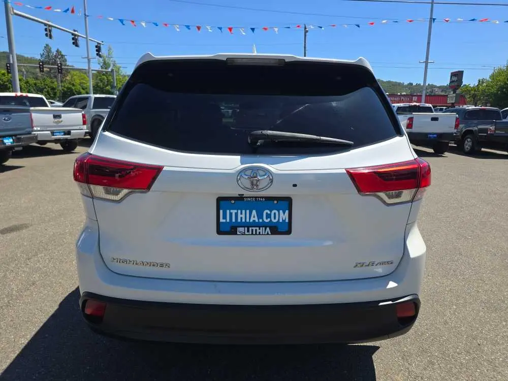 2018 Toyota Highlander - $19,240