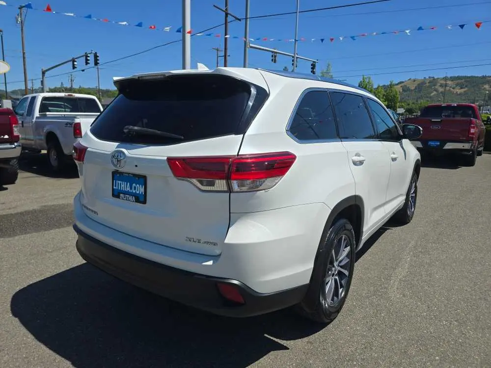 2018 Toyota Highlander - $19,240