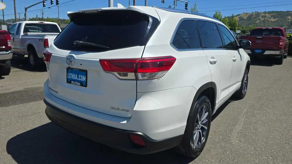 2018 Toyota Highlander SE