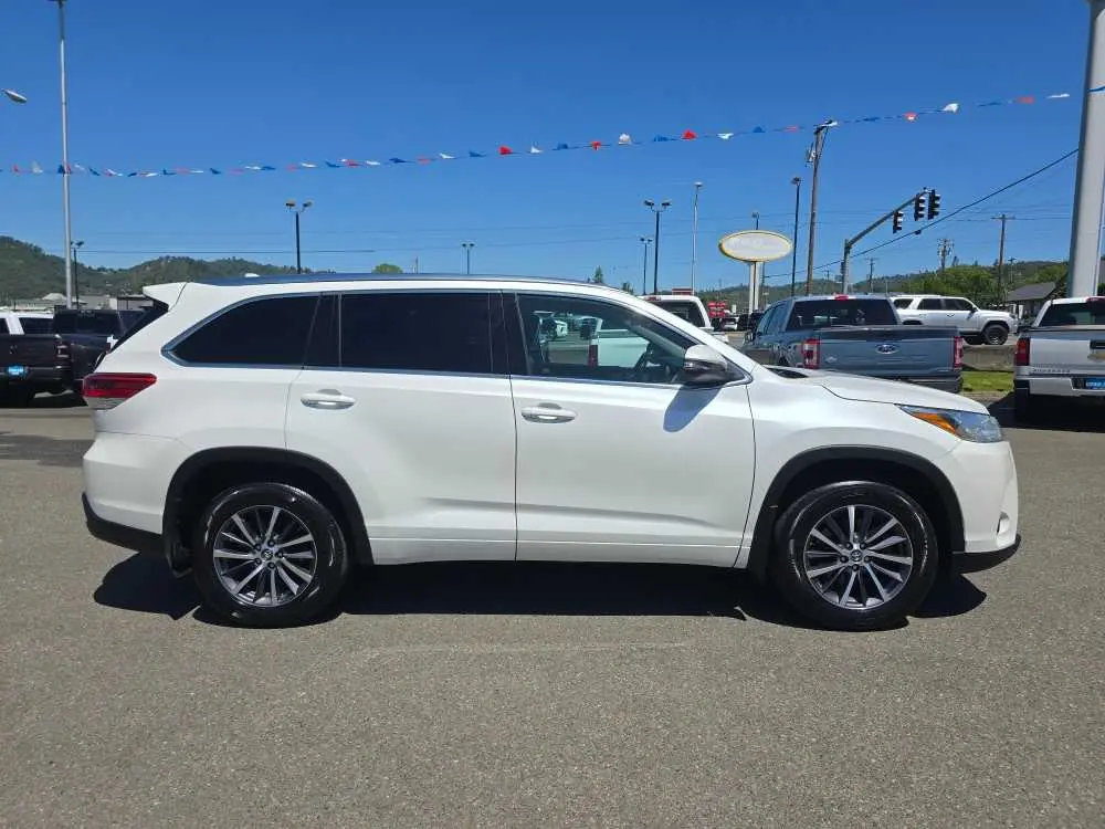 2018 Toyota Highlander - $19,240
