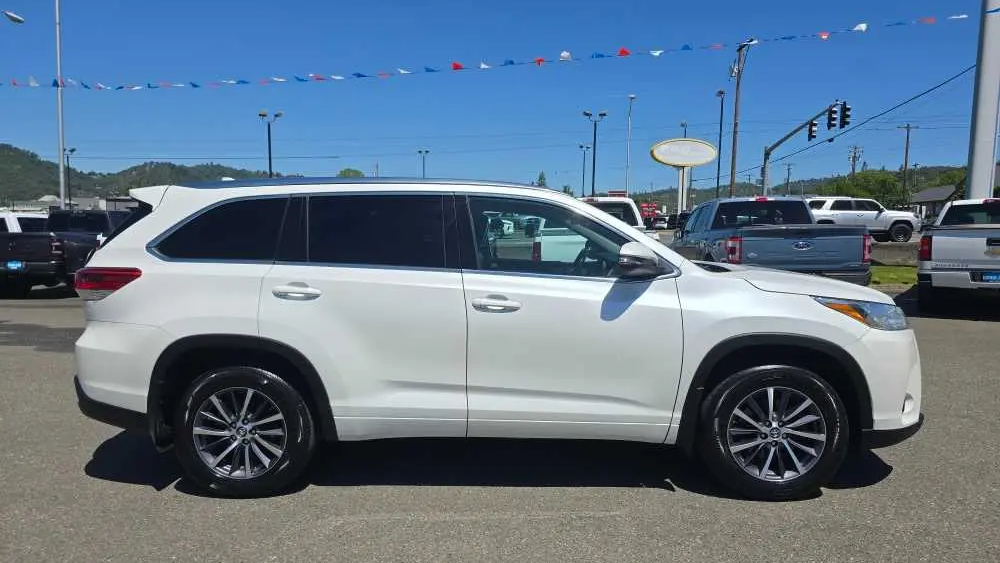 2018 Toyota Highlander SE