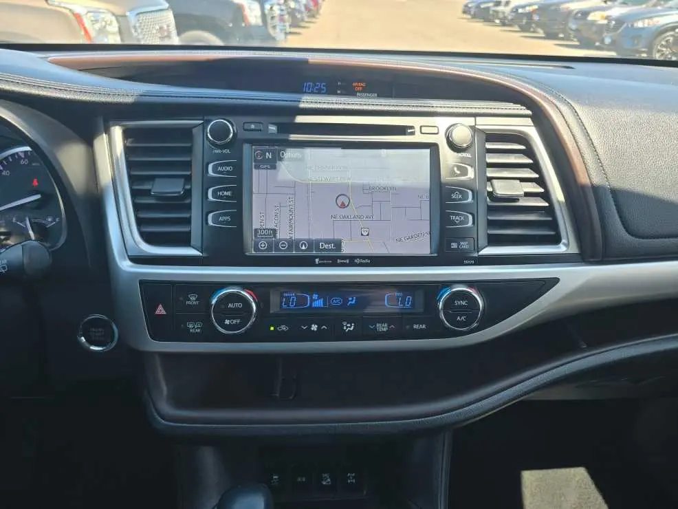 2018 Toyota Highlander - $19,240