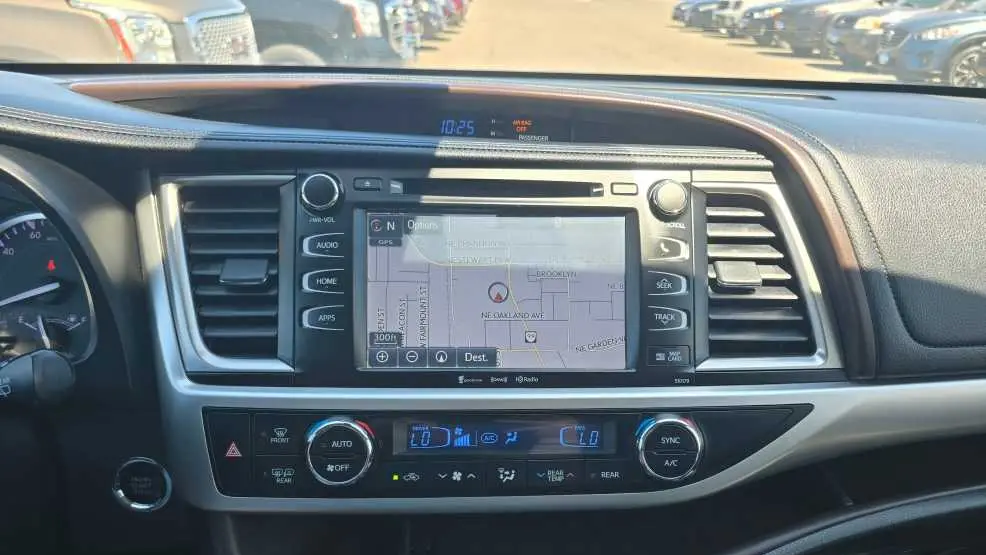 2018 Toyota Highlander SE