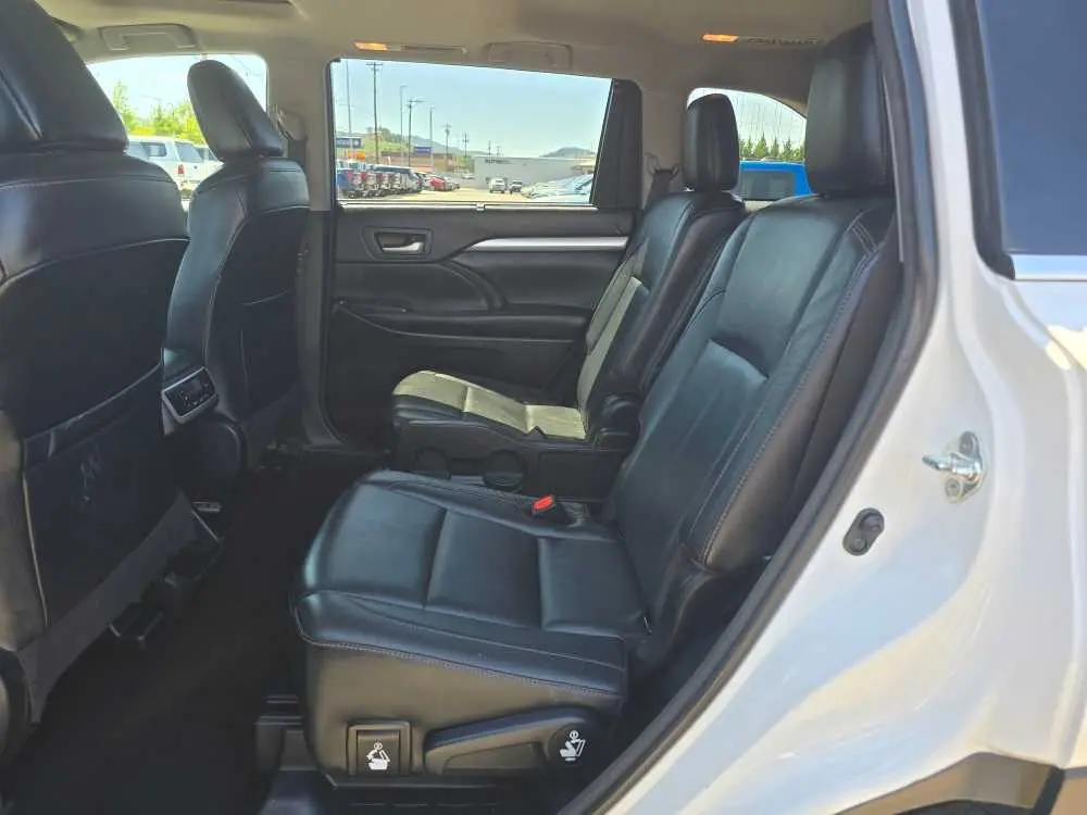 2018 Toyota Highlander - $19,240