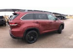2019 Highlander Thumbnail 8