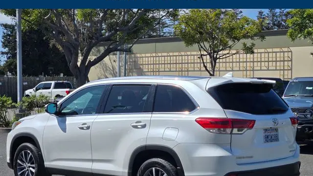 2019 Toyota Highlander SE