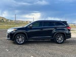 2019 Highlander Thumbnail 2
