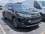 2017 Highlander Thumbnail 2