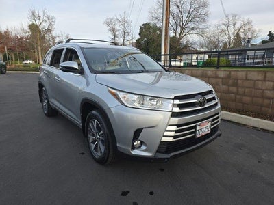 Photo of a 2017 Toyota Highlander AWD XLE 4DR SUV for sale