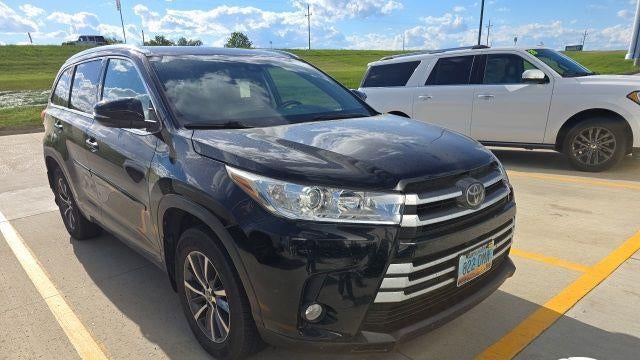 Preowned 2018 Toyota Highlander SE for Sale