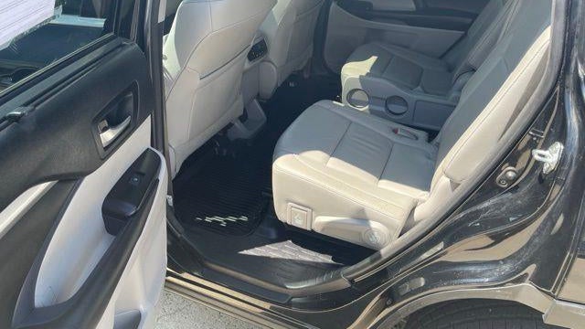2018 Toyota Highlander SE