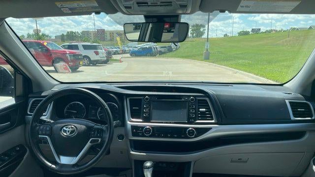 2018 Toyota Highlander SE