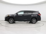 2019 Highlander Thumbnail 3