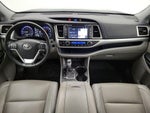 2019 Highlander Thumbnail 9