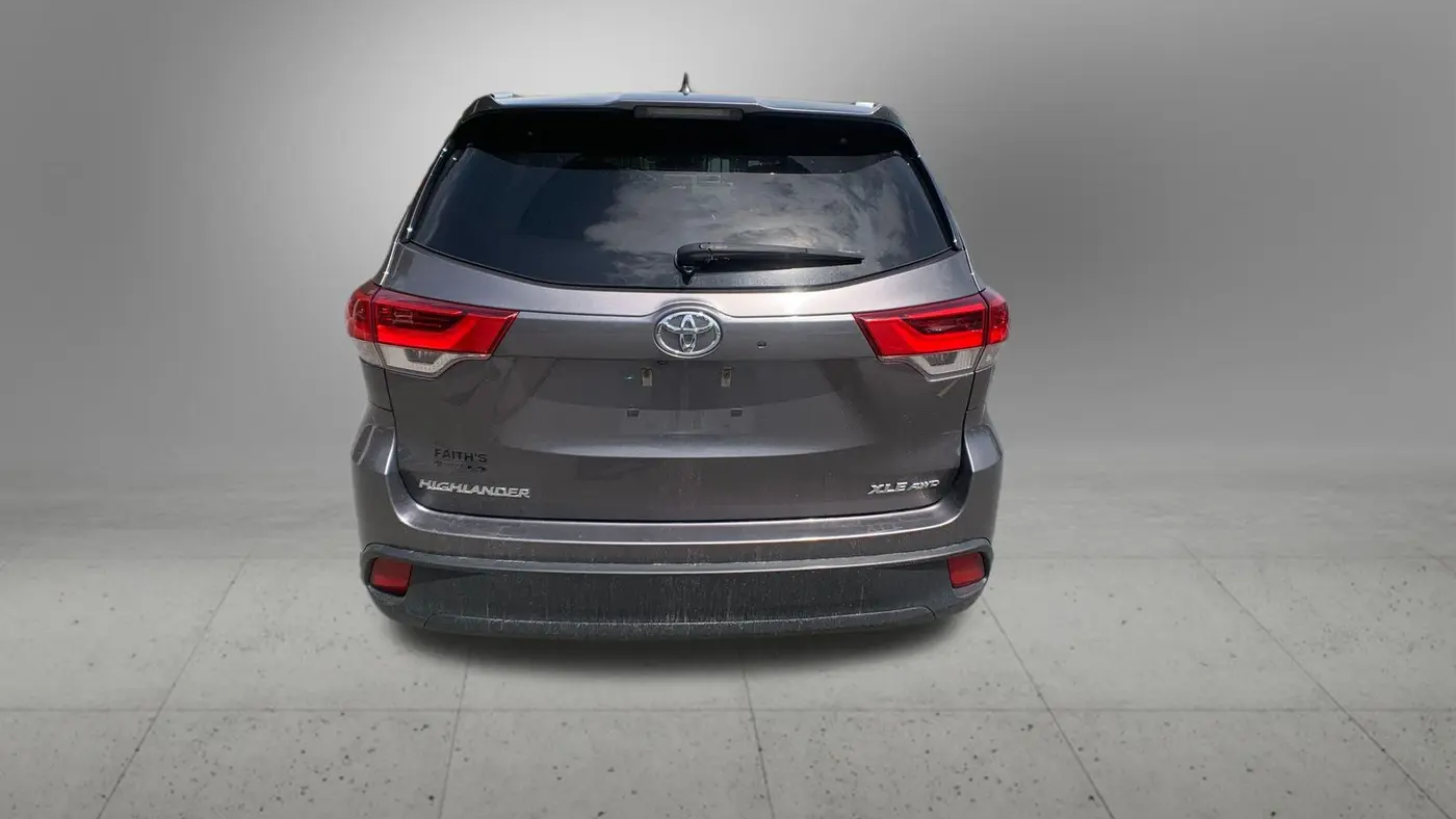 2019 Toyota Highlander SE