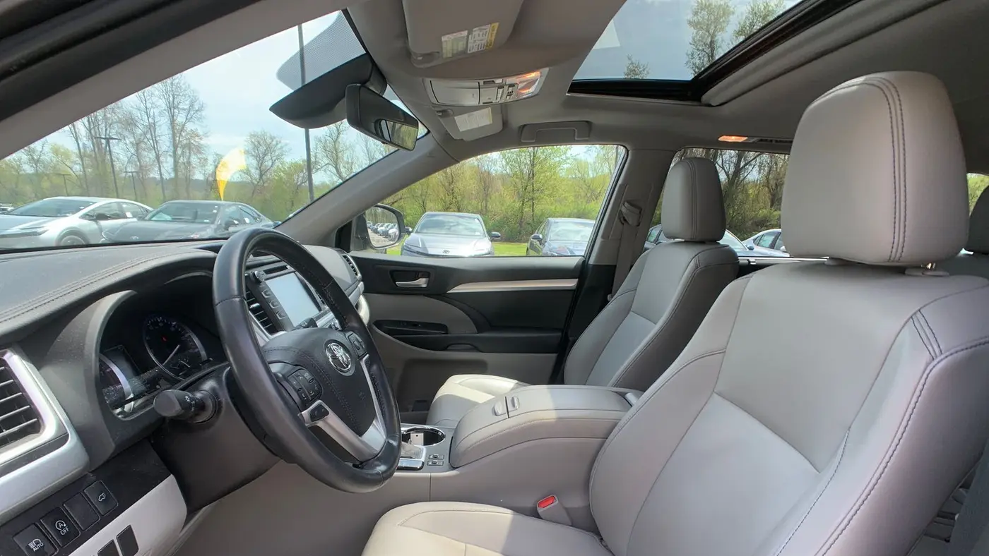 2019 Toyota Highlander SE