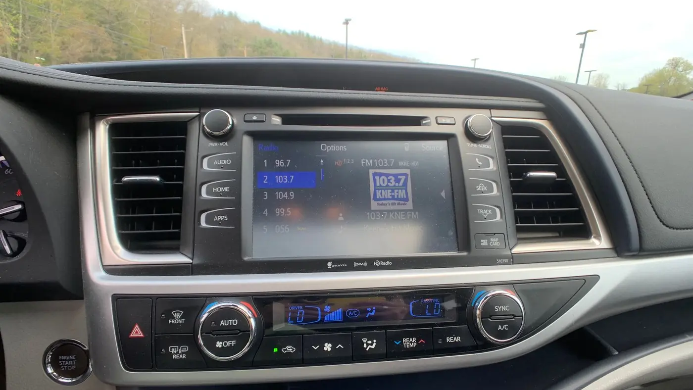 2019 Toyota Highlander SE