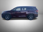 2017 Highlander Thumbnail 3