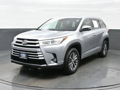 Photo of a 2017 Toyota Highlander AWD XLE 4DR SUV for sale