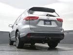 2017 Highlander Thumbnail 28