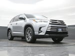 2017 Highlander Thumbnail 31