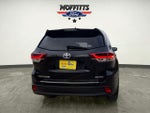 2019 Highlander Thumbnail 4