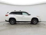 2019 Highlander Thumbnail 7
