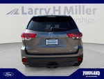 2019 Highlander Thumbnail 4