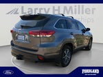 2019 Highlander Thumbnail 5