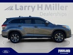 2019 Highlander Thumbnail 6