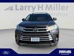 2019 Highlander Thumbnail 8