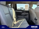 2019 Highlander Thumbnail 18