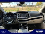 2019 Highlander Thumbnail 20