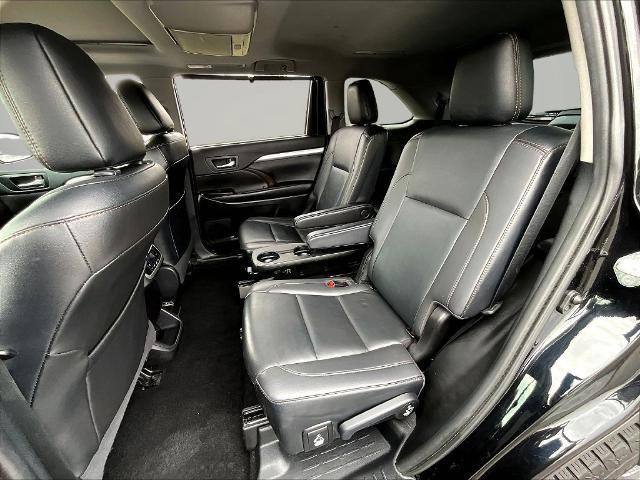 2019 Toyota Highlander - $28,399