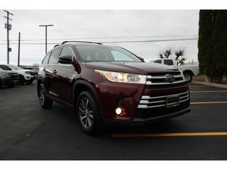 2018 Toyota Highlander with Ooh La La Rouge Mica Exterior