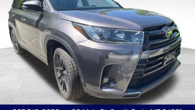 2019 Toyota Highlander SE