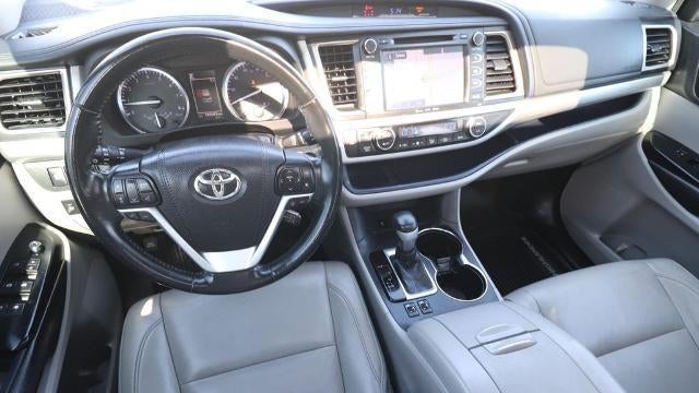 2018 Toyota Highlander SE