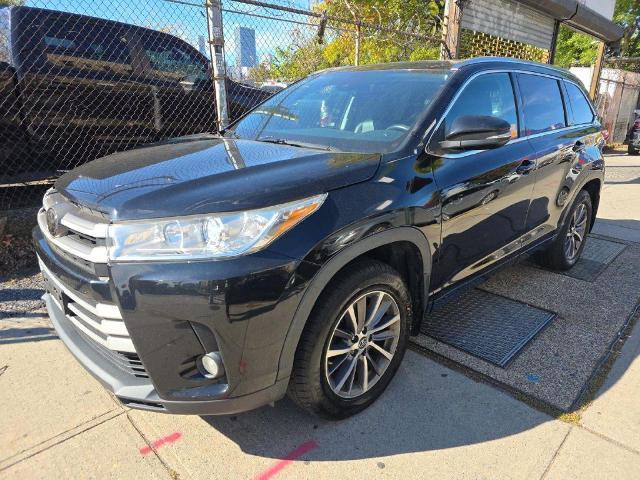 2018 Toyota Highlander - $23,499
