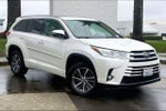 2017 Highlander Thumbnail 2