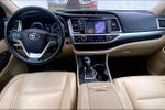 2017 Highlander Thumbnail 15