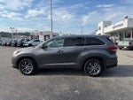 2017 Highlander Thumbnail 6
