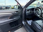 2017 Highlander Thumbnail 13