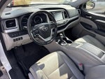 2017 Highlander Thumbnail 10