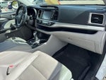 2017 Highlander Thumbnail 16