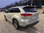 2017 Highlander Thumbnail 7